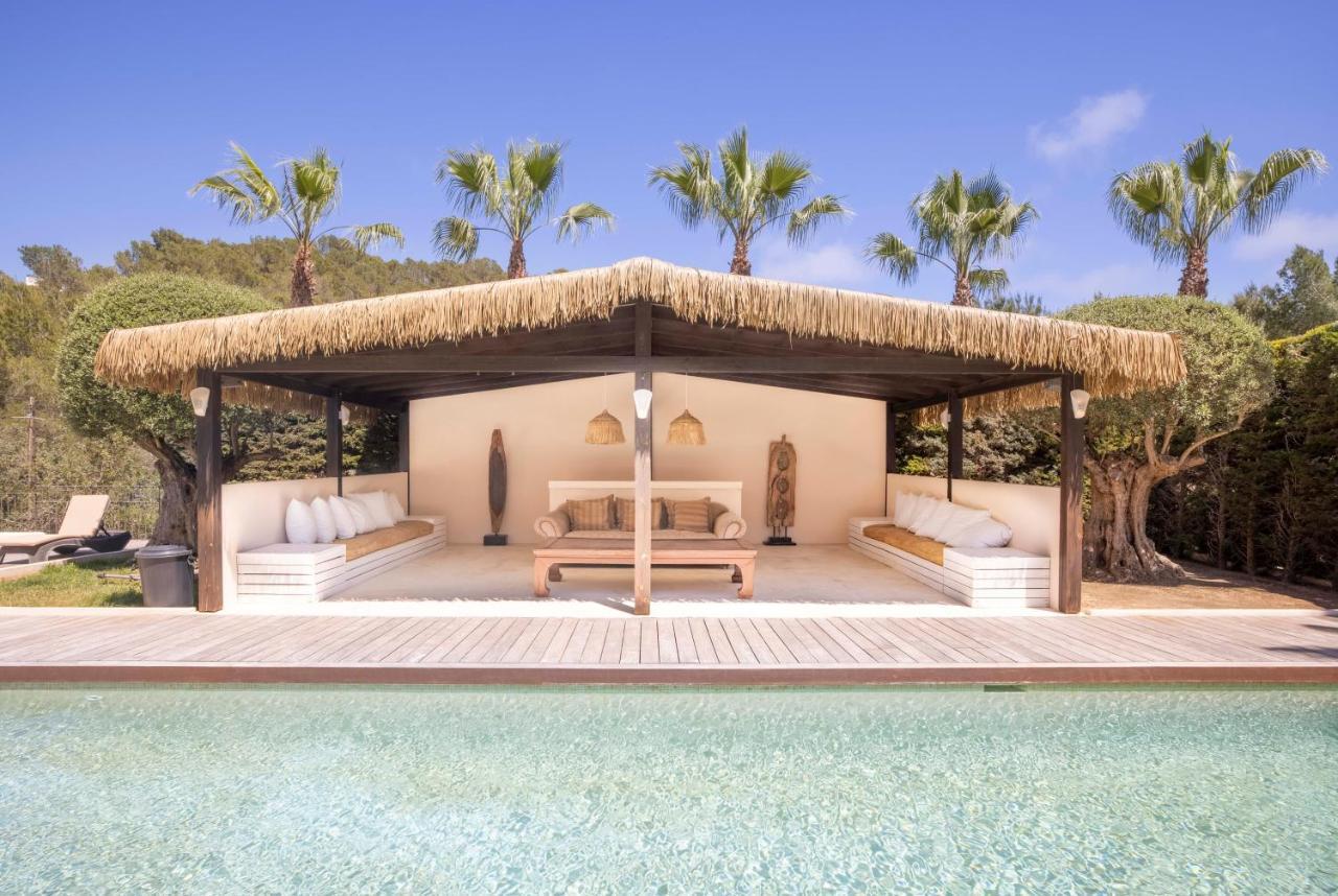 Oasis Villas Complex Cala Llonga  Exterior photo
