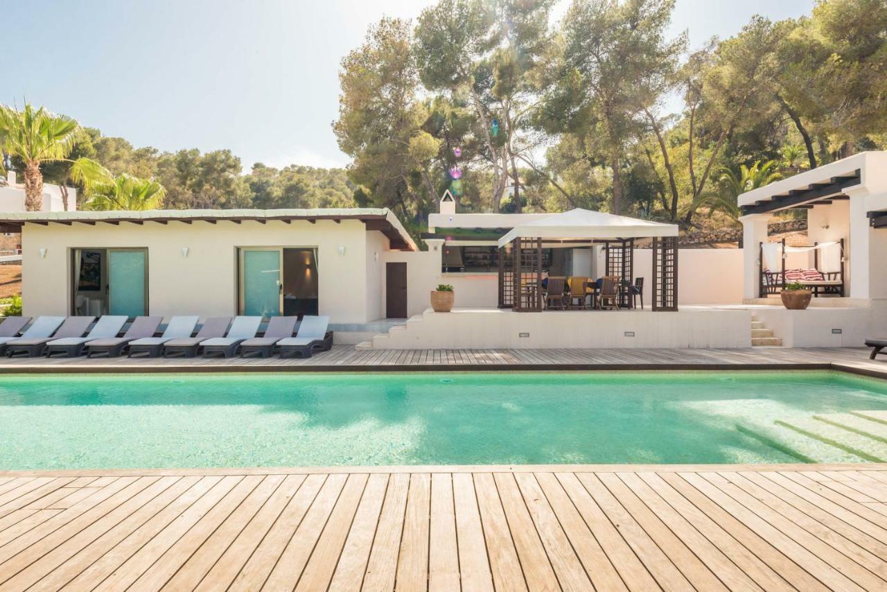 Oasis Villas Complex Cala Llonga  Exterior photo